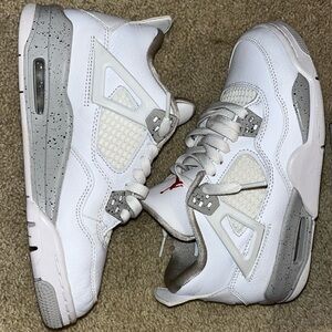 GS JORDAN 4 
White Oreo
